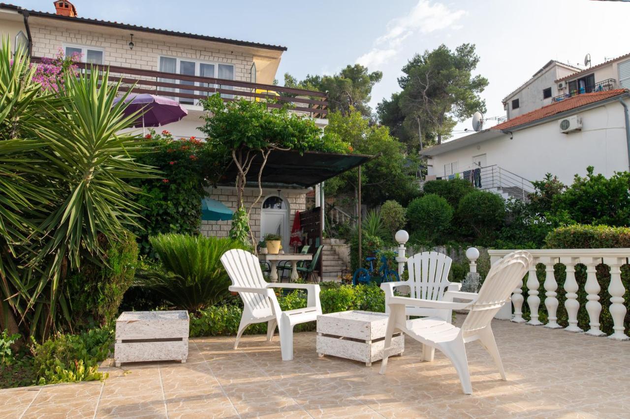Villa Fjaba - By The Sea - With The Big Terraces & Great Sea View トロギール エクステリア 写真