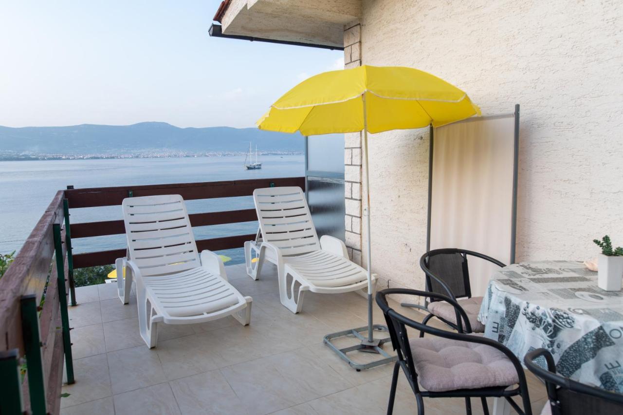 Villa Fjaba - By The Sea - With The Big Terraces & Great Sea View トロギール エクステリア 写真