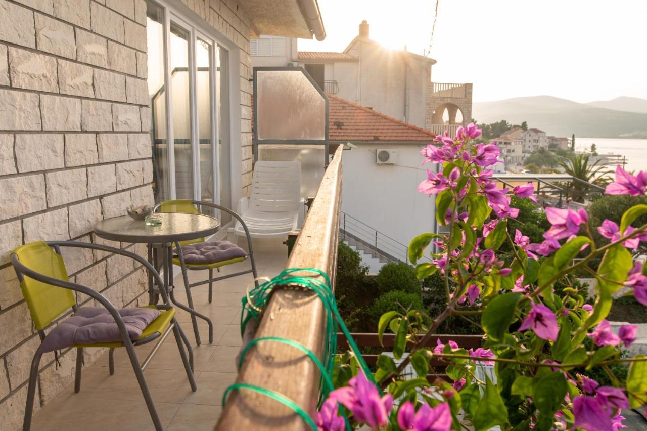Villa Fjaba - By The Sea - With The Big Terraces & Great Sea View トロギール エクステリア 写真