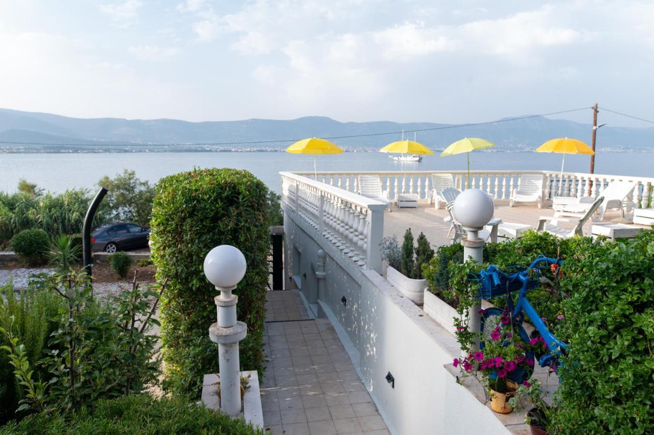 Villa Fjaba - By The Sea - With The Big Terraces & Great Sea View トロギール エクステリア 写真