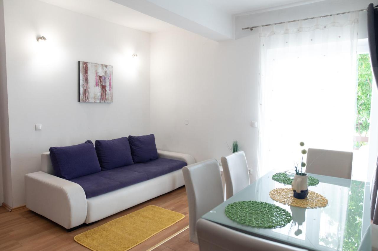 Villa Fjaba - By The Sea - With The Big Terraces & Great Sea View トロギール エクステリア 写真