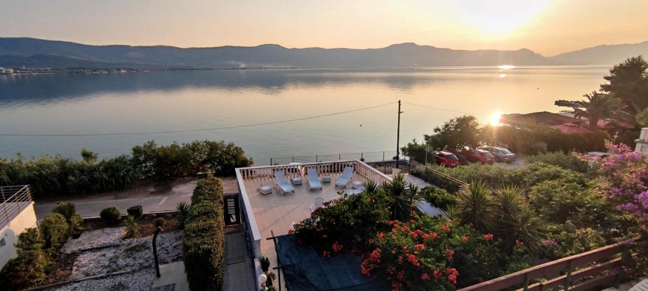 Villa Fjaba - By The Sea - With The Big Terraces & Great Sea View トロギール エクステリア 写真